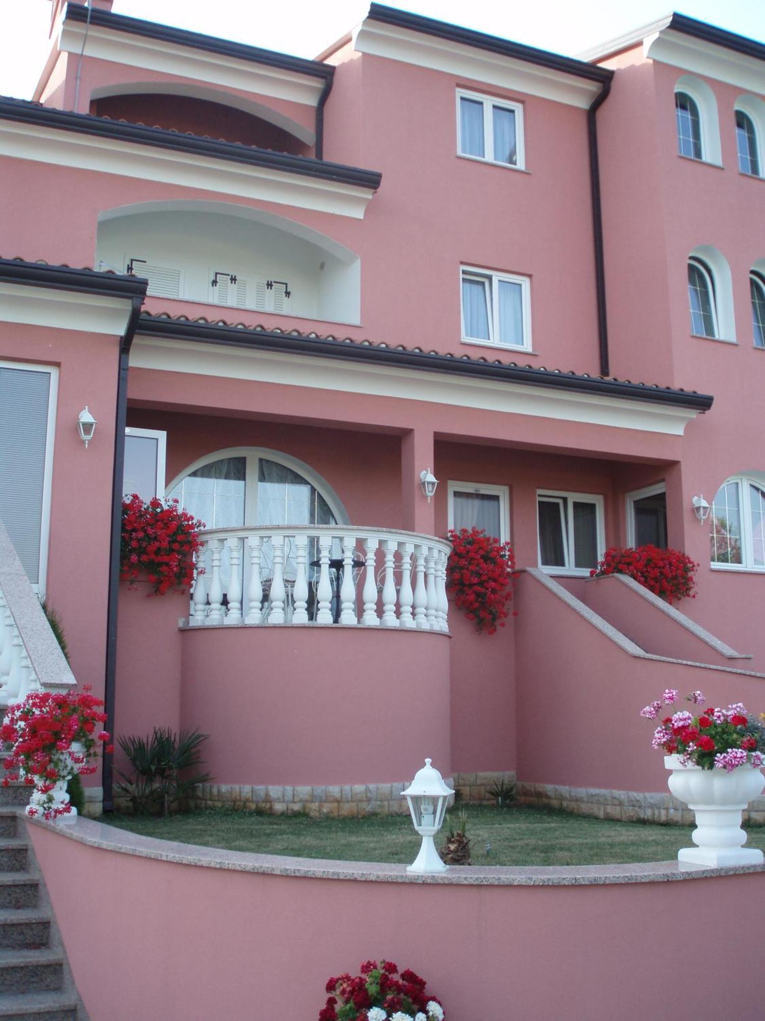 Apartments And Rooms Villa Chiara Krnica Exterior foto