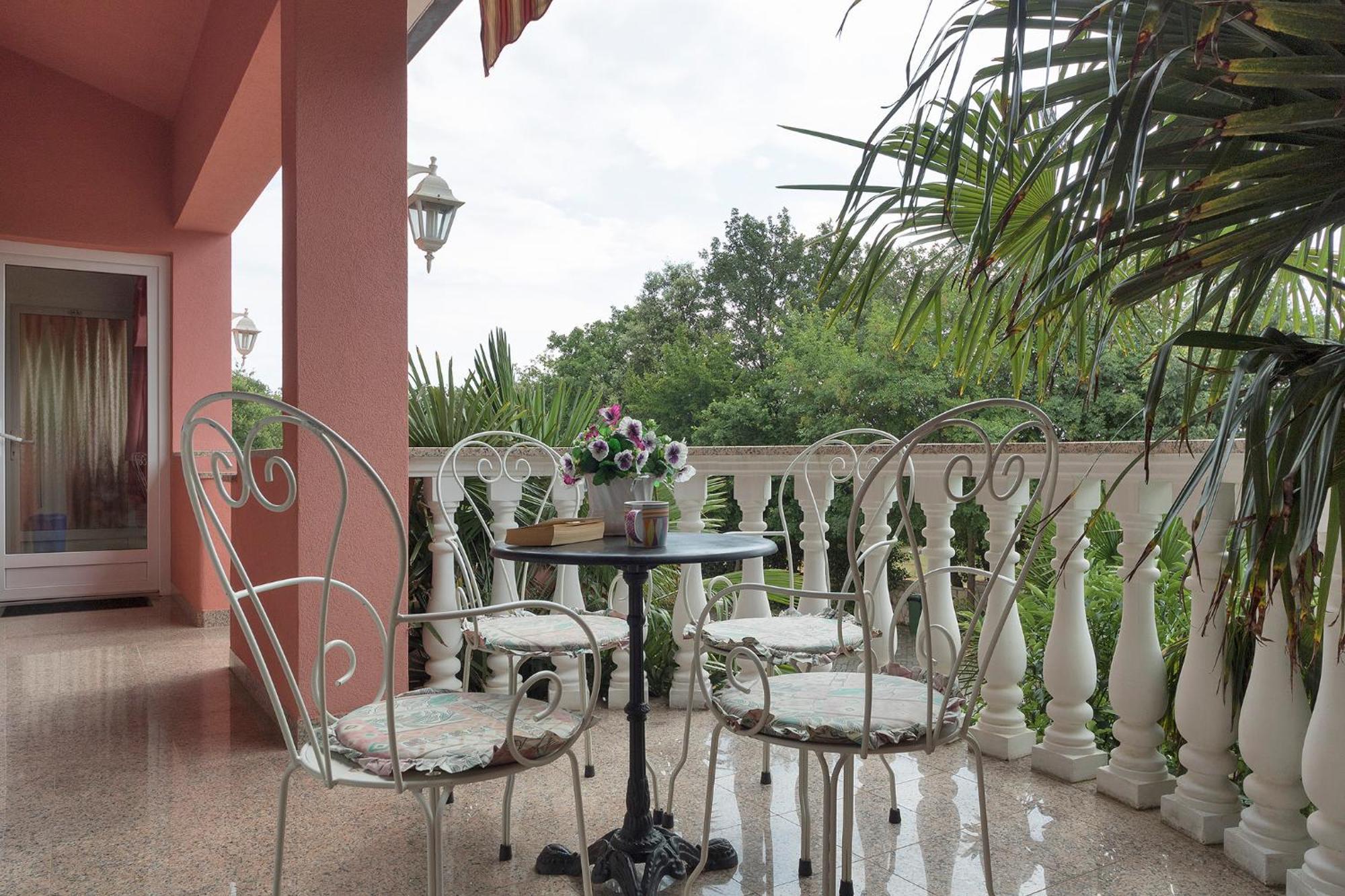 Apartments And Rooms Villa Chiara Krnica Exterior foto